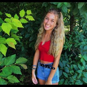 Meet your Posher, Emily